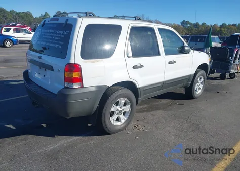2005 Ford Escape Xlt from USA, damaged, VIN 1FMYU03165KB24227